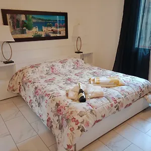 https://villa-giove-rooms.it-tuscanyhotel.com